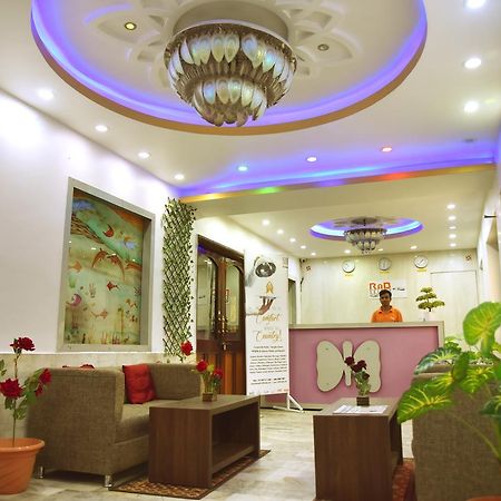 Rnb Select Vijay Delux Hotel Sultanpur  Exterior photo